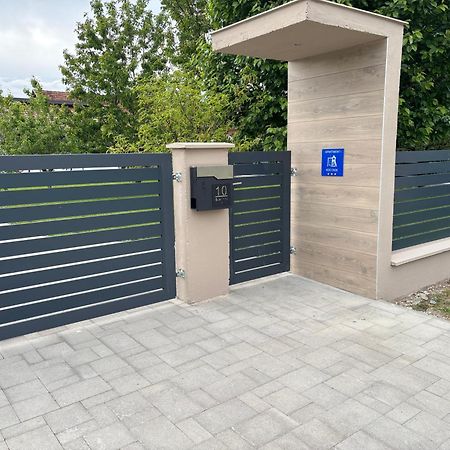 Apartamento Kod Dide - Entry With Pin 0-24H Slavonski Brod Exterior foto
