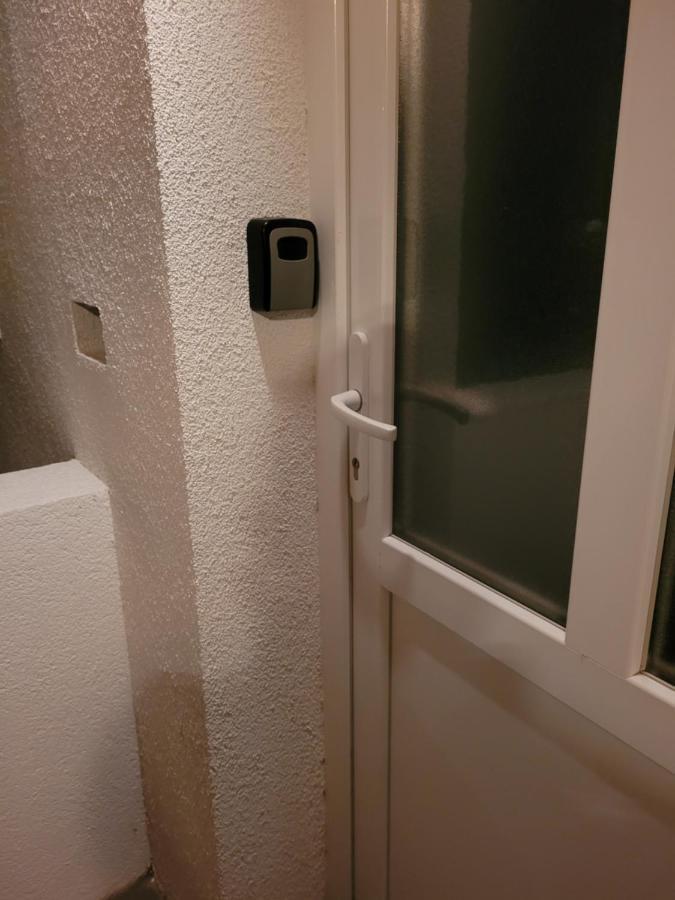 Apartamento Kod Dide - Entry With Pin 0-24H Slavonski Brod Exterior foto