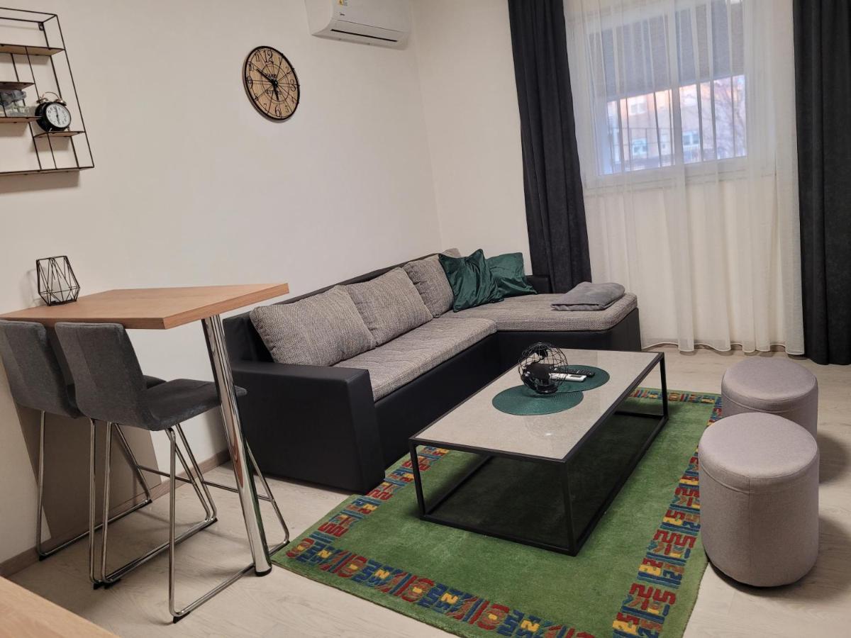 Apartamento Kod Dide - Entry With Pin 0-24H Slavonski Brod Exterior foto